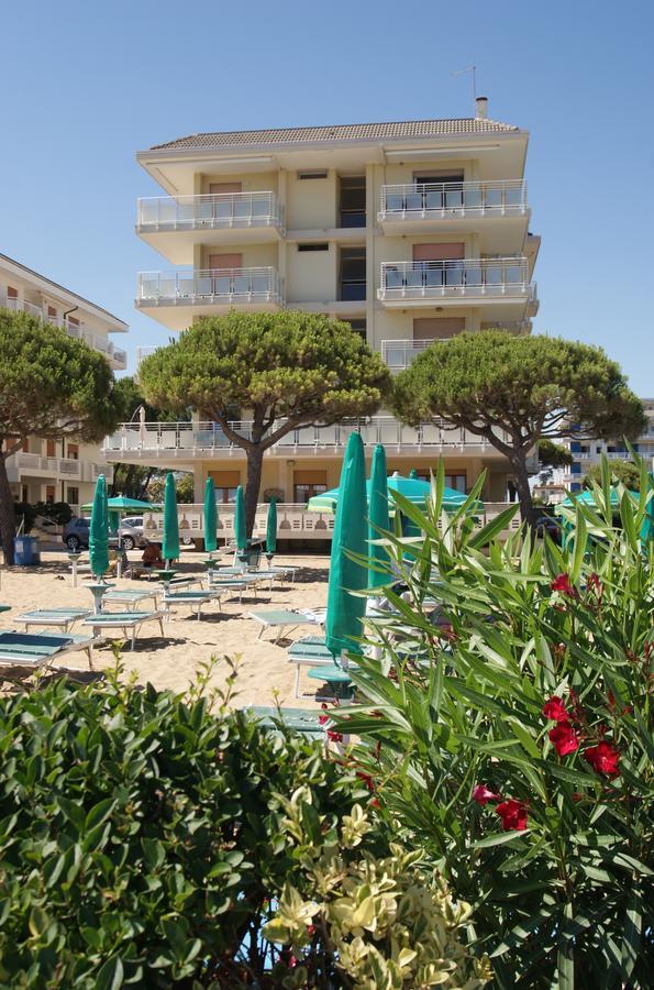 Appartamenti Diplomatic-Residence Fronte Mare-Piazza Torino-Lido Di Jesolo Zewnętrze zdjęcie